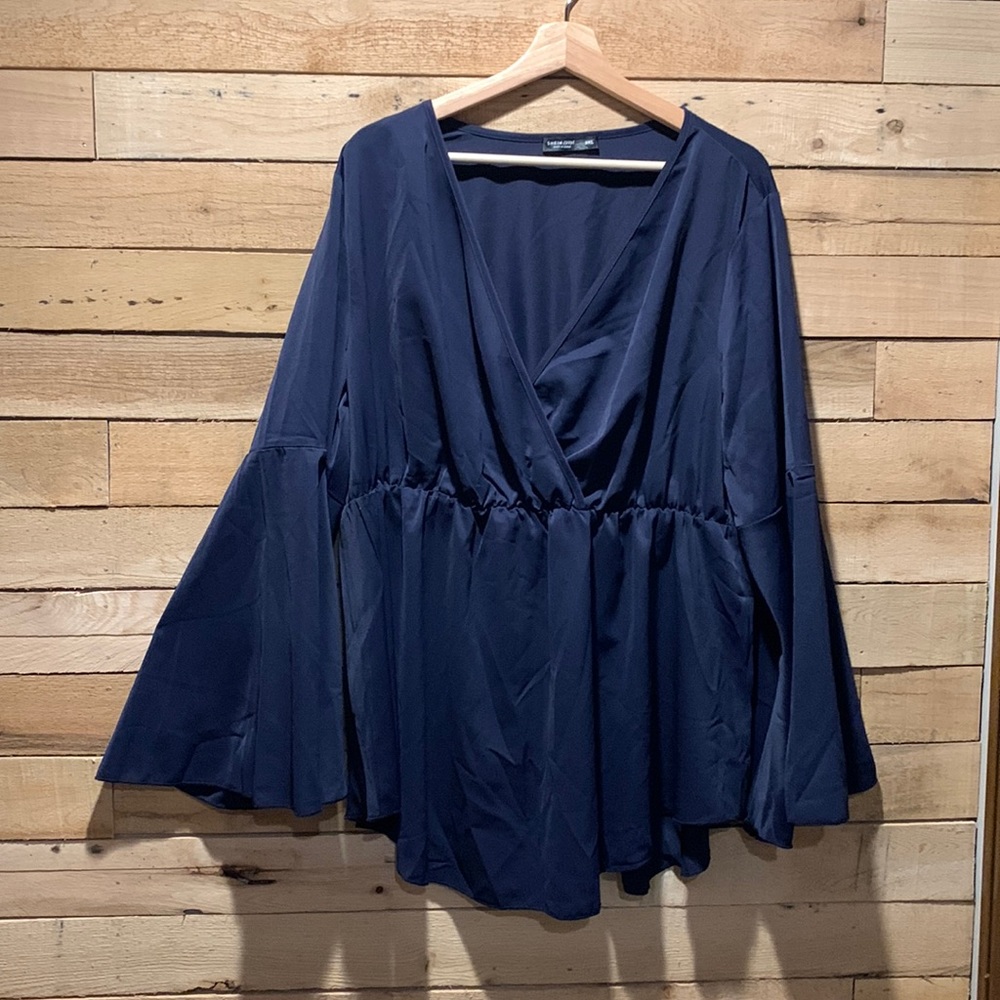 Shein Curve Navy Top with Bell Sleeves size 3XL